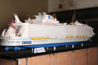 custom made model of 海洋和谐号（世界最大的邮轮）